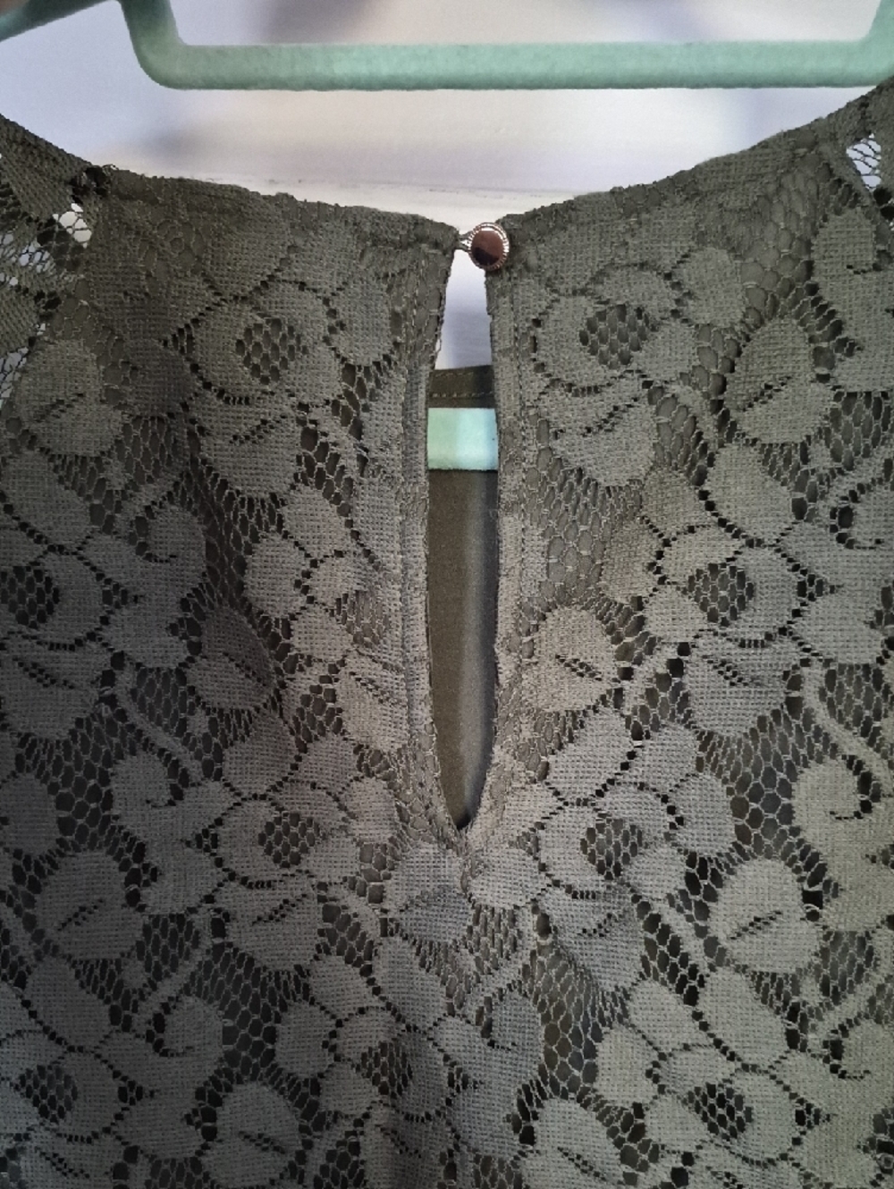 Banana Republic Olive Green Floral Lace Shell Blouse Top MED - Picture 12 of 12